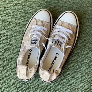 Women’s converse👟🤍
